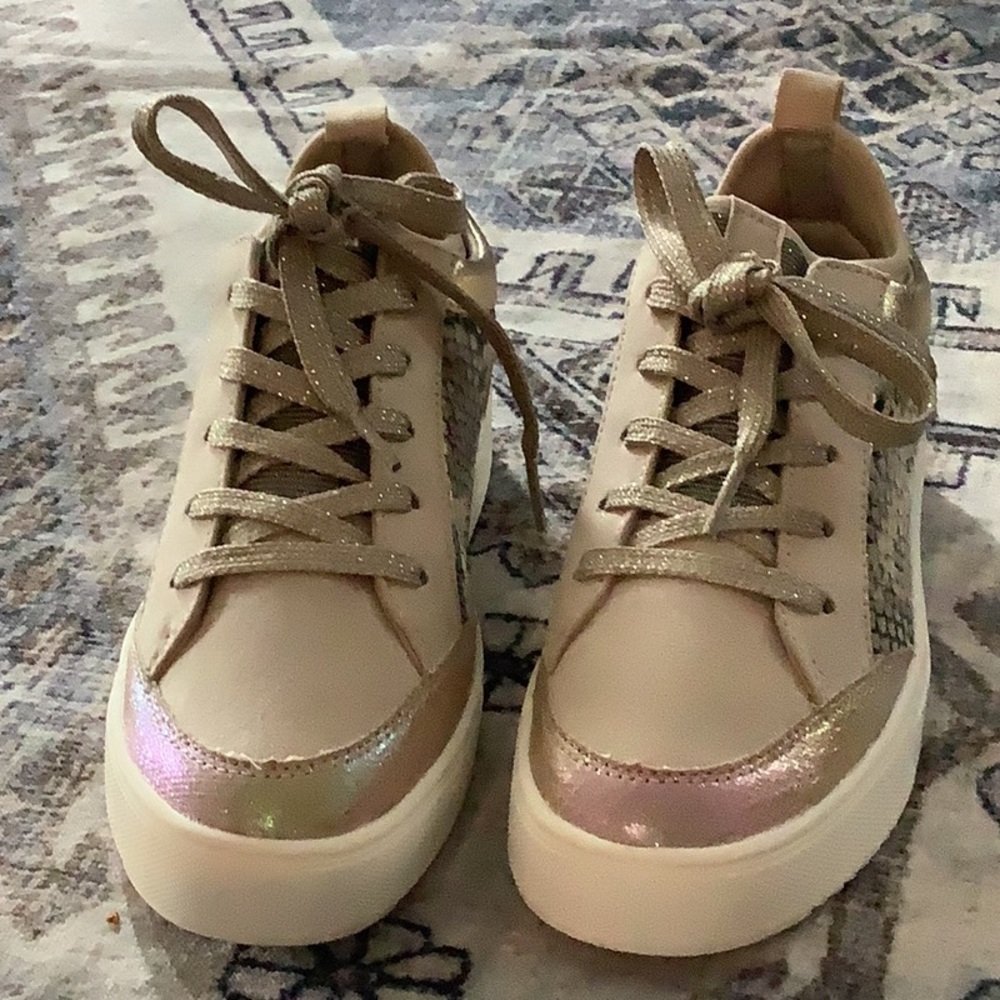 Gold snake girl shoes, Steve Madden Kids.
